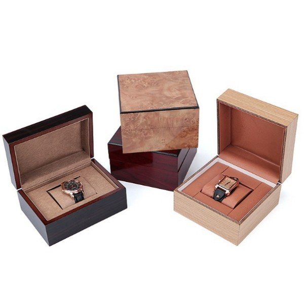 Elegant wooden watch box - Image 2